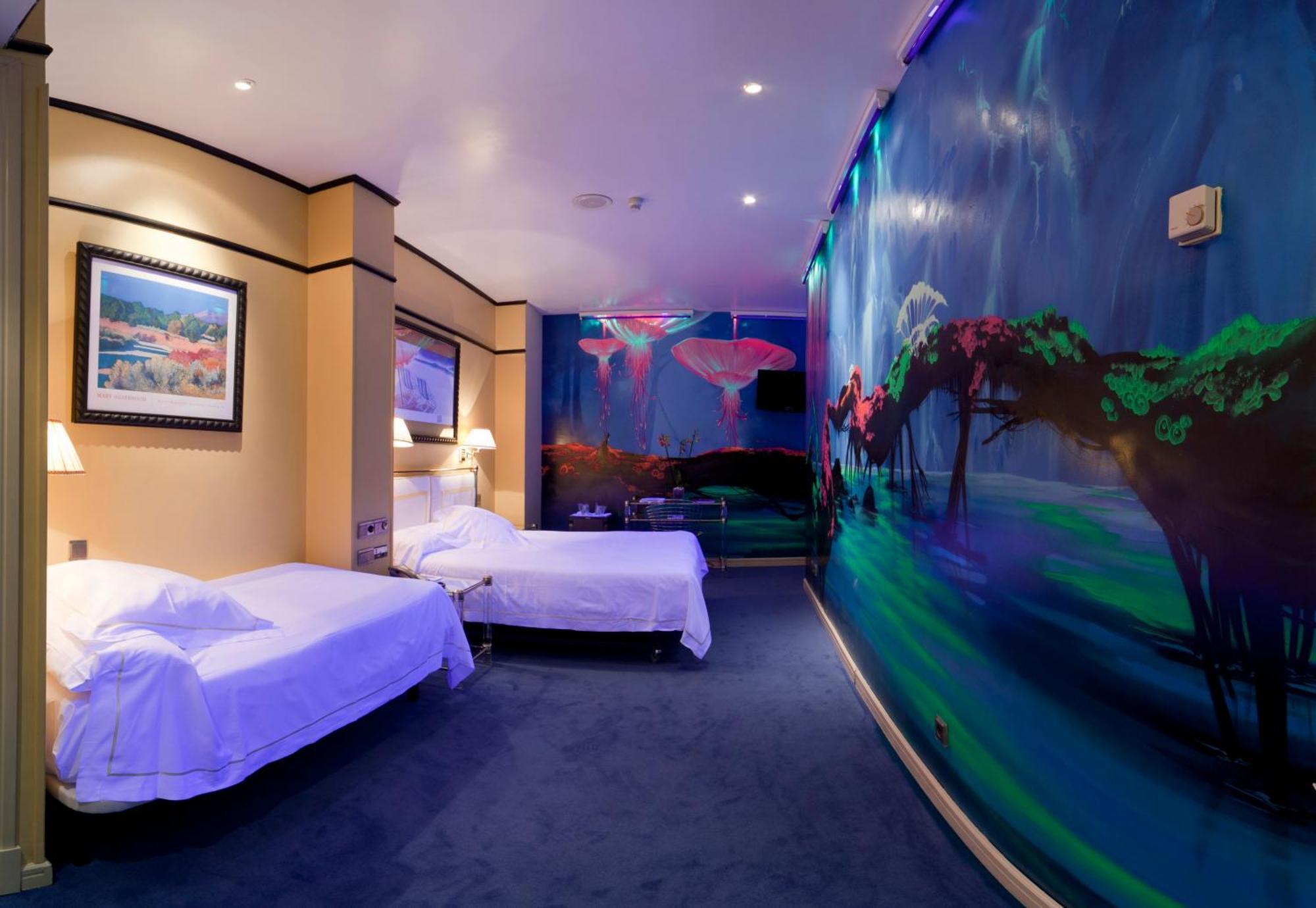 Double or Twin Room Extra Bed,747218000:JPEG