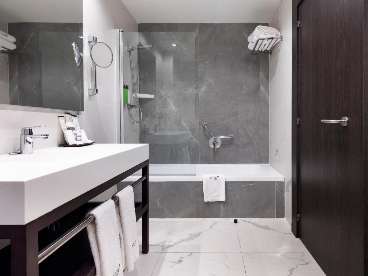 Chambre Double ou Lits Jumeaux avec Lit d'Appoint