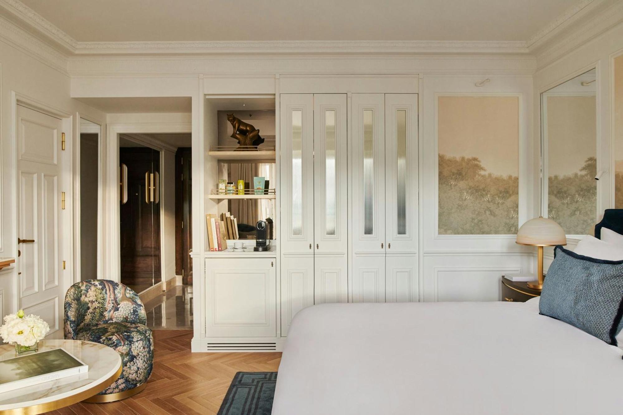 Chambre Lit King-Size Premium - Vue sur Rue