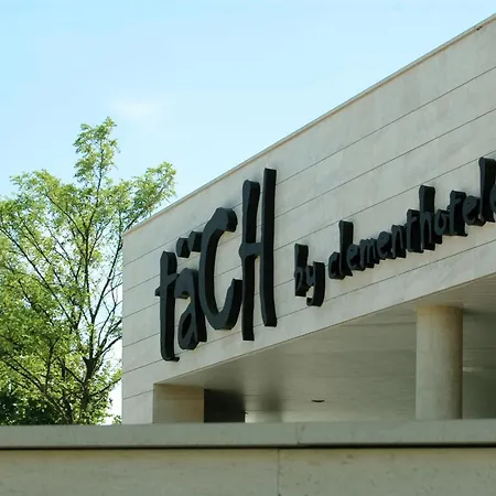 Tach Madrid Airport-2
